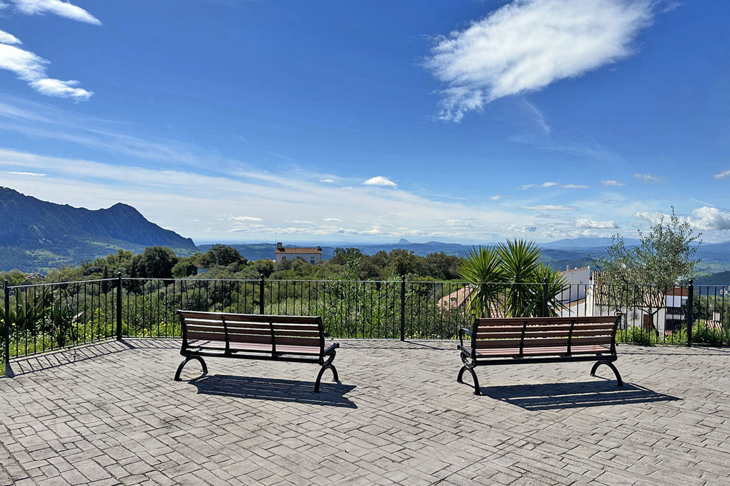 CONTACT real estate agent in gaucin