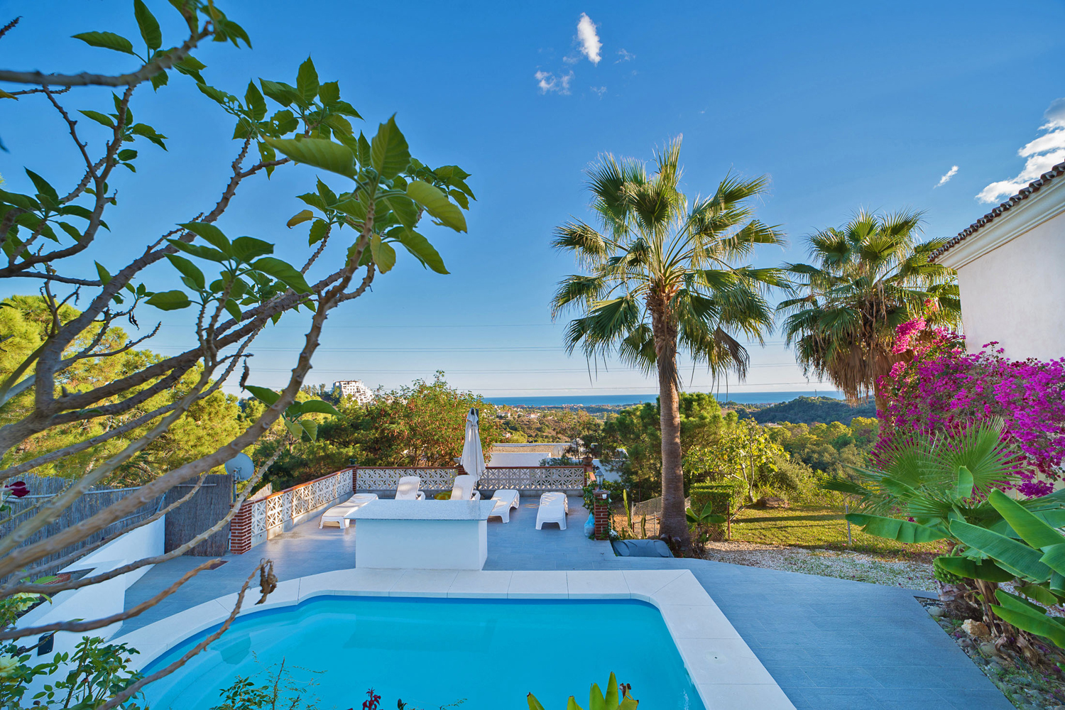 STUNNING DETACHED VILLA IN FOREST HILLS ~ ESTEPONA